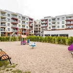 A008 Lux Tukan Polanki Park - *