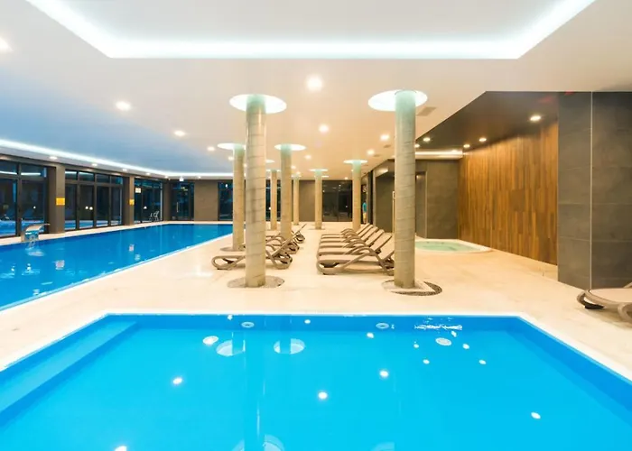 A008 Lux Tukan Polanki Park - *