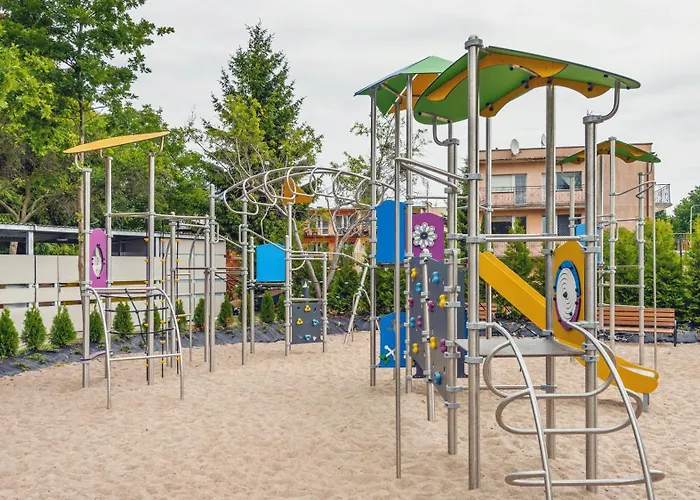 A008 Lux Tukan Polanki Park - *